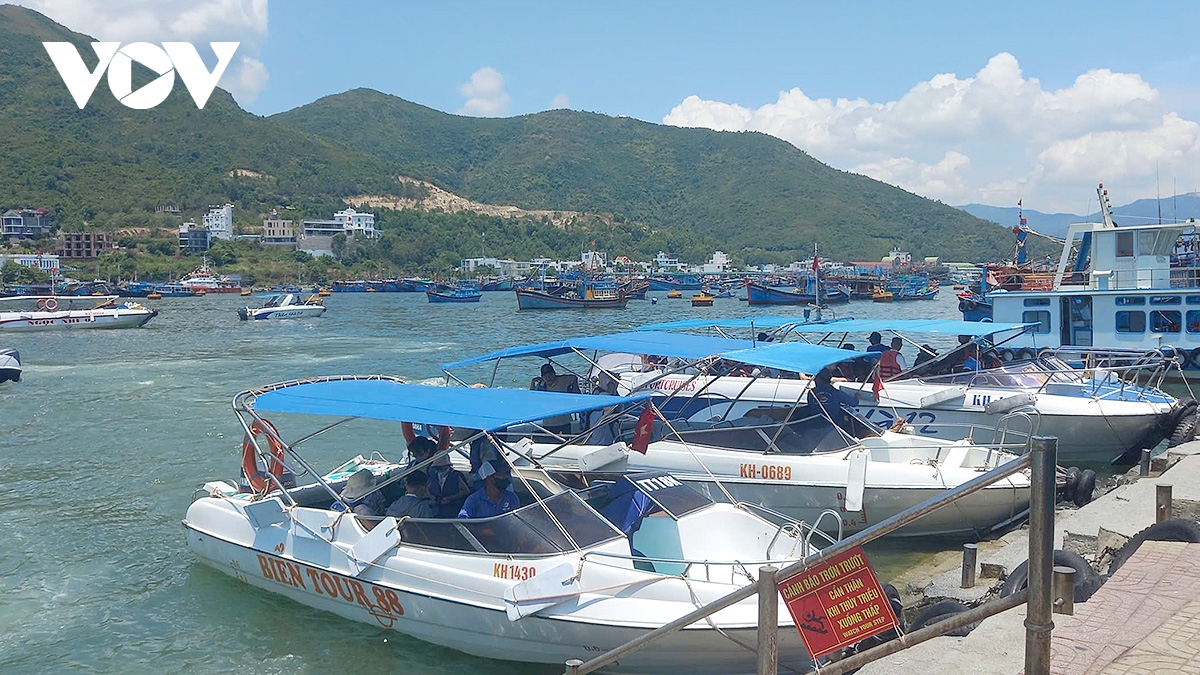 khanh hoa thu hon 2.600 ty dong tu du lich dip le 30 4 1 5 hinh anh 3