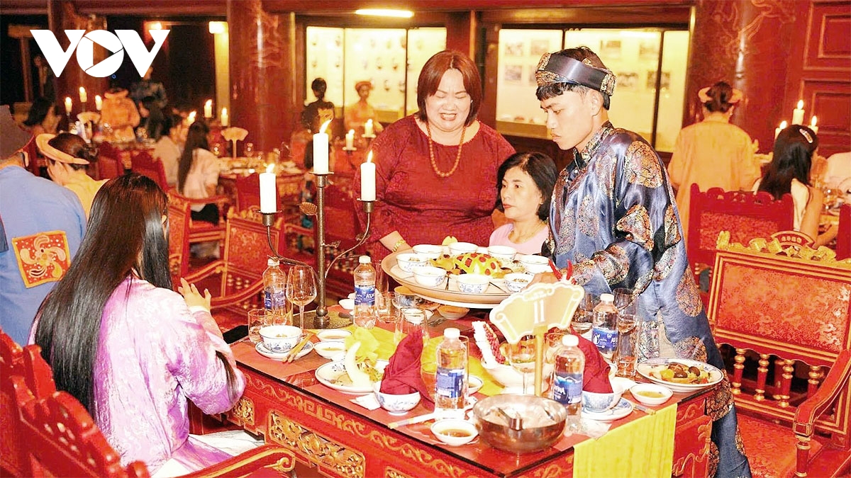  da yen hoang cung tai hien tinh hoa am thuc cung dinh trieu nguyen tai hue hinh anh 4
