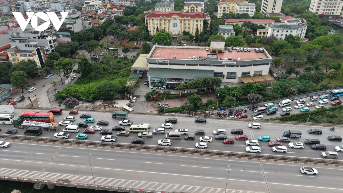 Ap luc giao thong de nang cua ngo phia nam ha noi ngay cuoi ky nghi le 30 4 hinh anh 5
