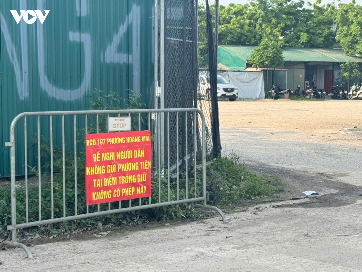 bai xe khong phep moc tren dat du an o hoang mai, nguoi dan thap thom lo chay no hinh anh 12