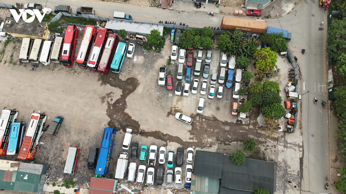bai xe khong phep moc tren dat du an o hoang mai, nguoi dan thap thom lo chay no hinh anh 8