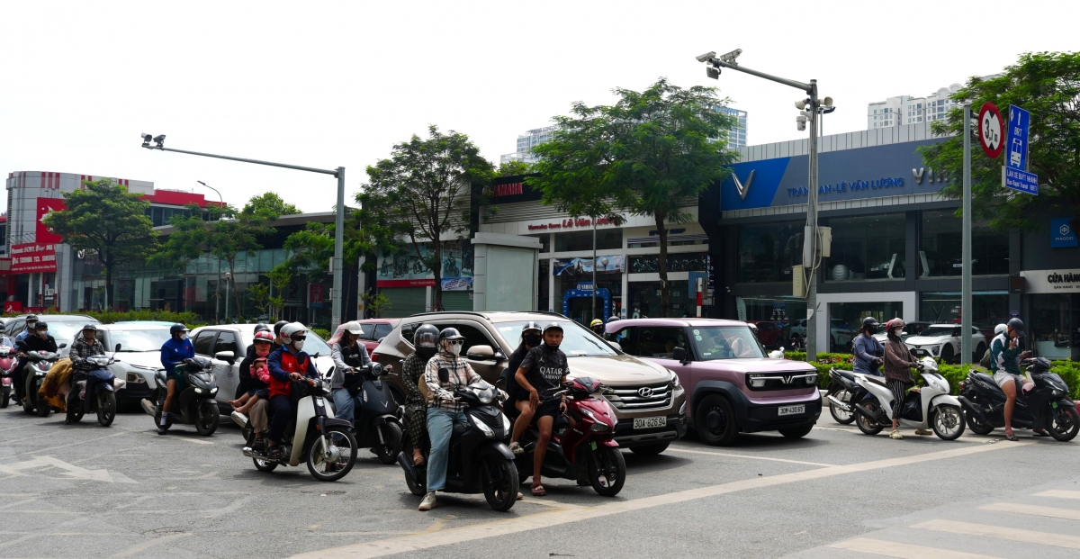 giao thong ha noi ngay 1 5 de tho hiem thay, noi do vang ve hinh anh 11