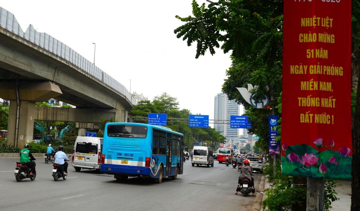 giao thong ha noi ngay 1 5 de tho hiem thay, noi do vang ve hinh anh 10