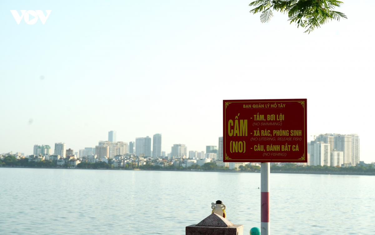ha noi nang nong nhu do lua, ho tay thanh be boi cho nhieu nguoi giai nhiet hinh anh 13