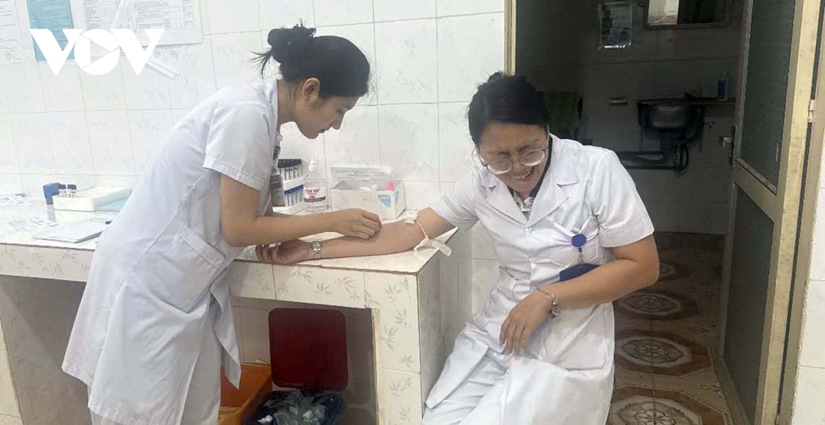 bac si hien mau khan cap cuu san phu nguy kich hinh anh 1
