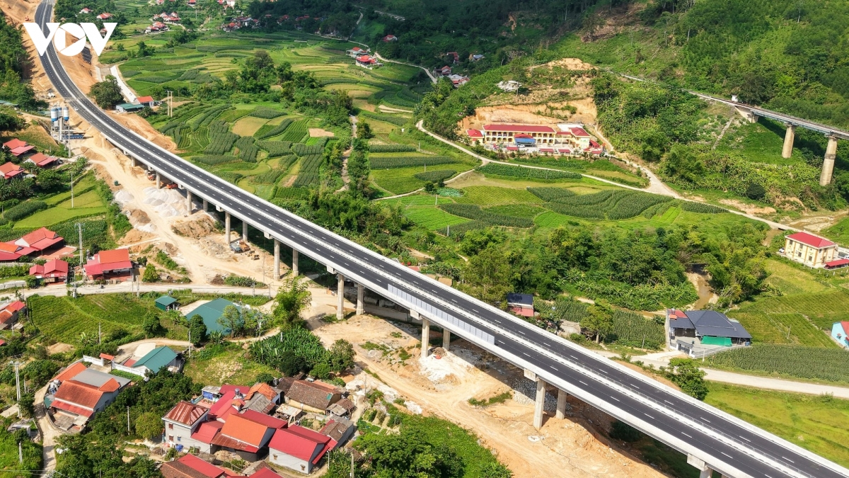 hoan thien 27km dau tuyen cao toc huu nghi - chi lang hinh anh 1