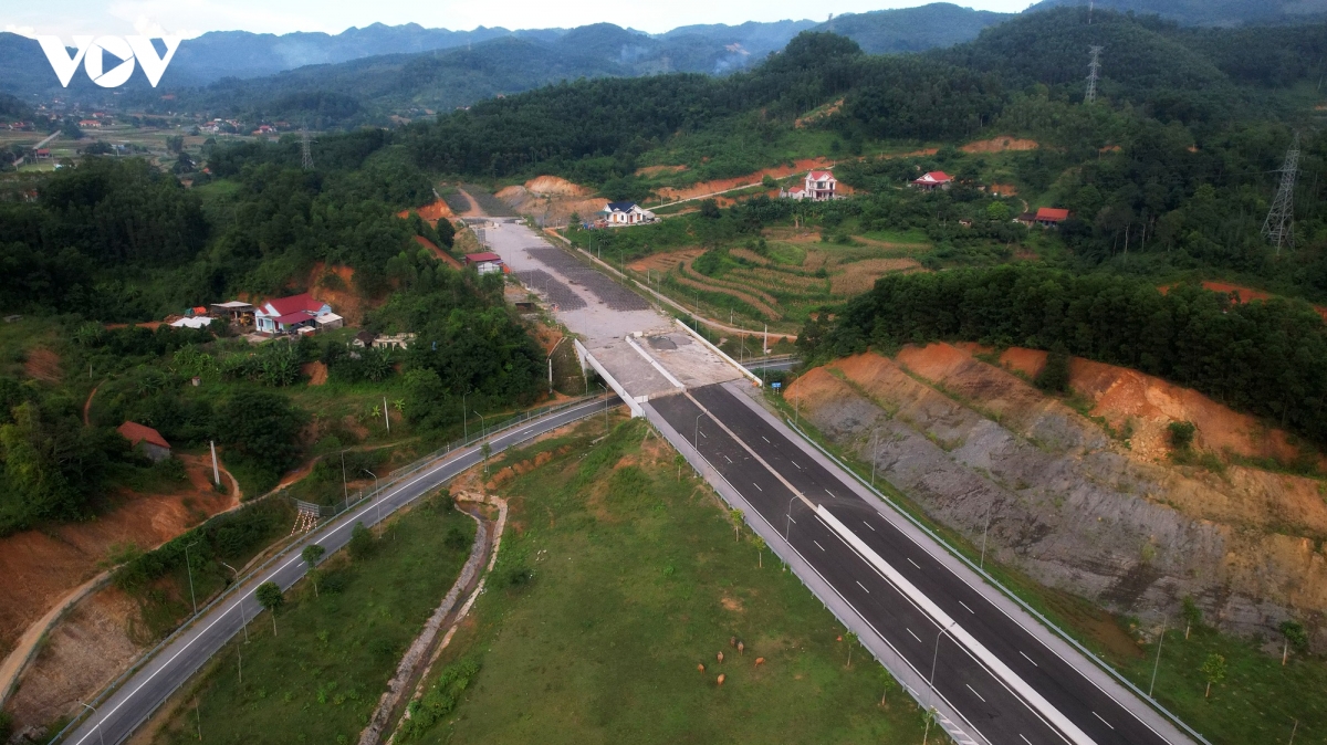 hoan thien 27km dau tuyen cao toc huu nghi - chi lang hinh anh 3
