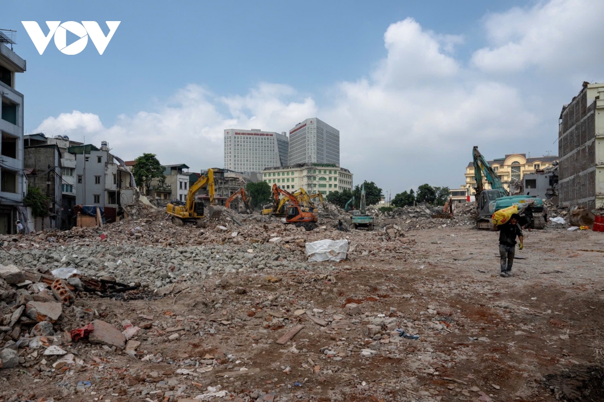 Den bu, tai dinh cu khu vuc ngoai de song hong ha noi mau chot tao dong thuan hinh anh 3