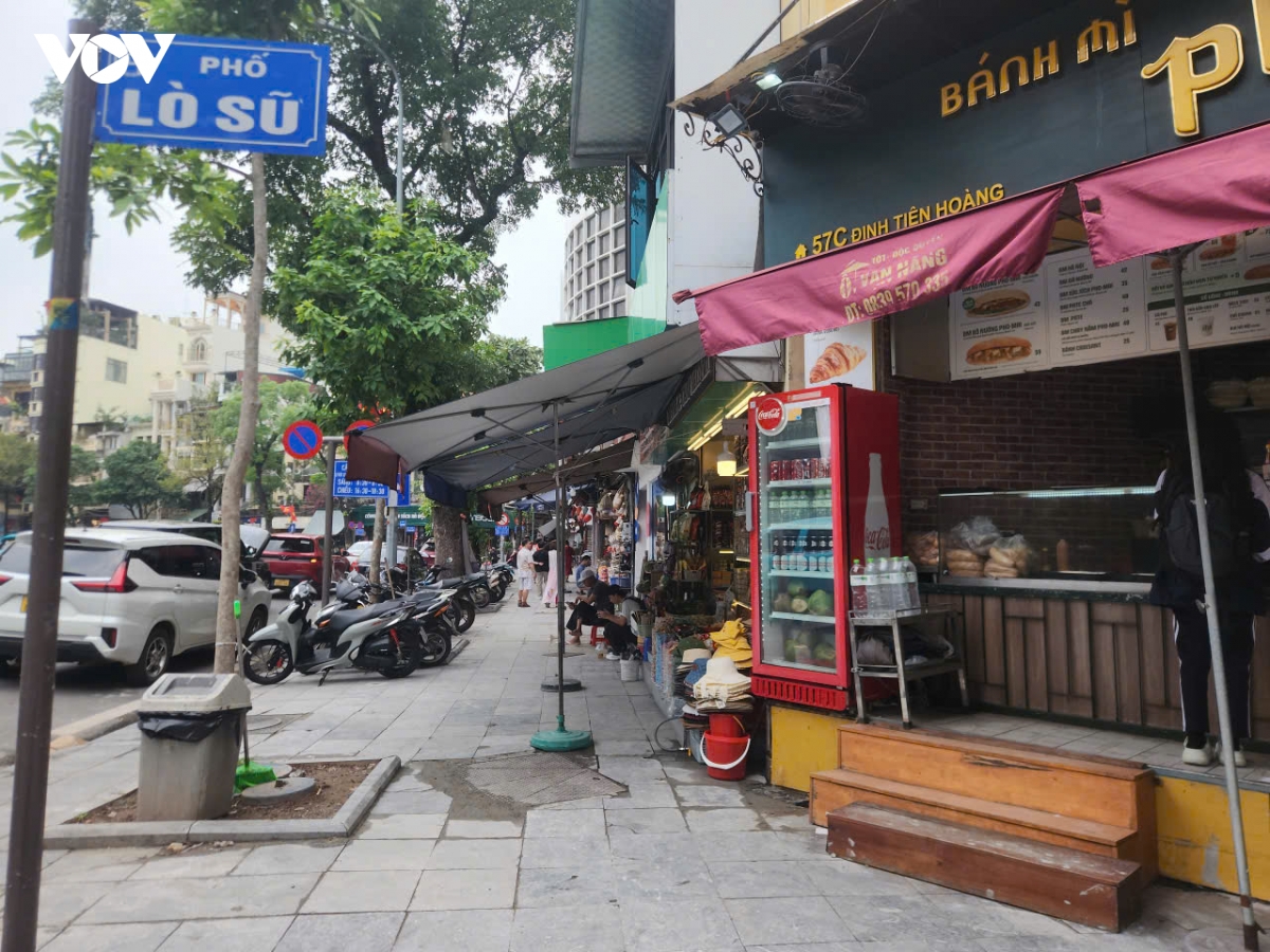 ha noi cho thue via he can co che minh bach, dat loi ich nguoi di bo len hang dau hinh anh 4