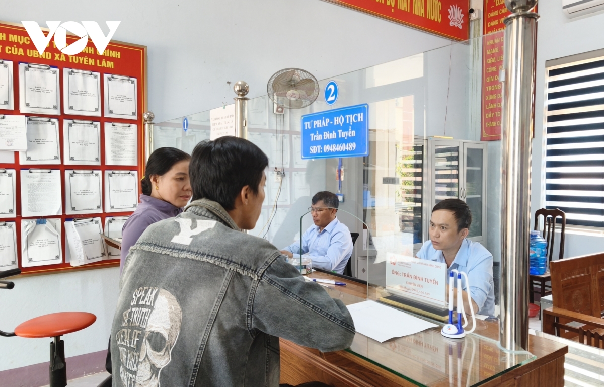 can bo mien nui quang tri ho tro nhau hoan thanh nhiem vu hinh anh 5