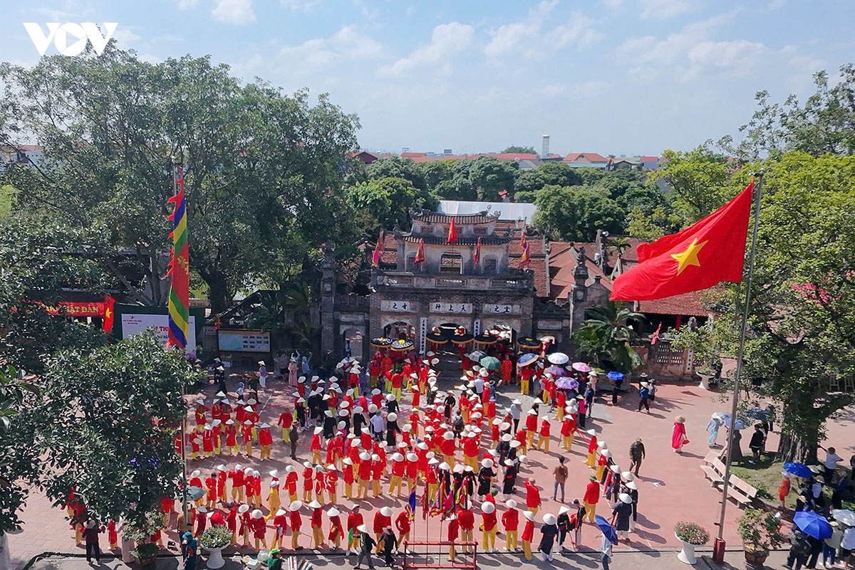 hoi giong den phu Dong tieu chuan khat khe tuyen chon Ong hieu, ca doi luu danh hinh anh 4