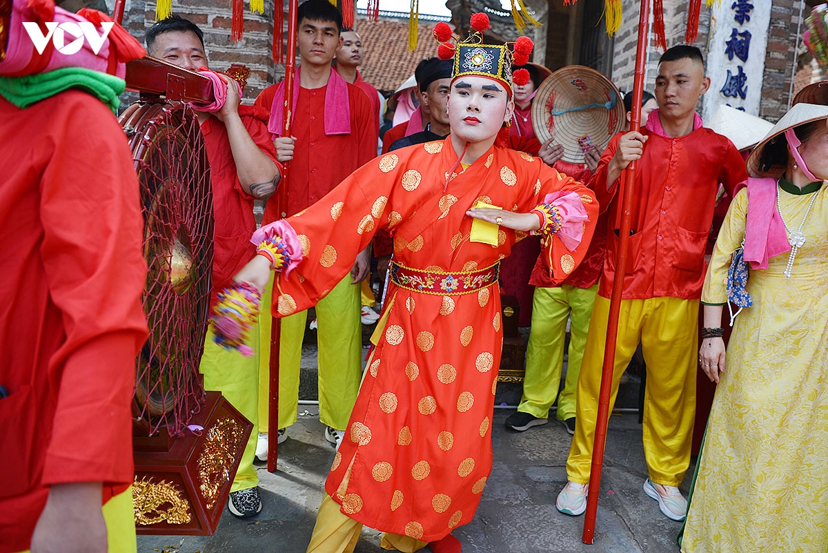 hoi giong den phu Dong tieu chuan khat khe tuyen chon Ong hieu, ca doi luu danh hinh anh 19