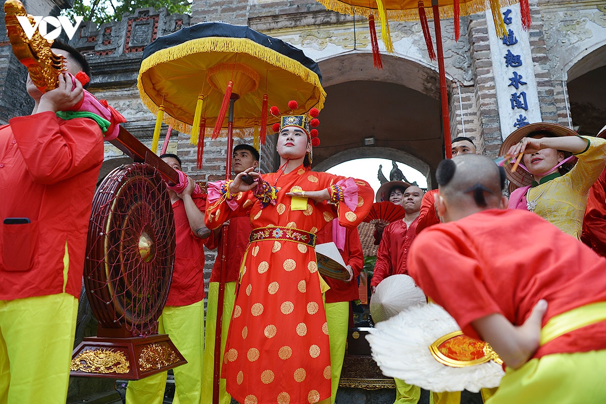 hoi giong den phu Dong tieu chuan khat khe tuyen chon Ong hieu, ca doi luu danh hinh anh 6