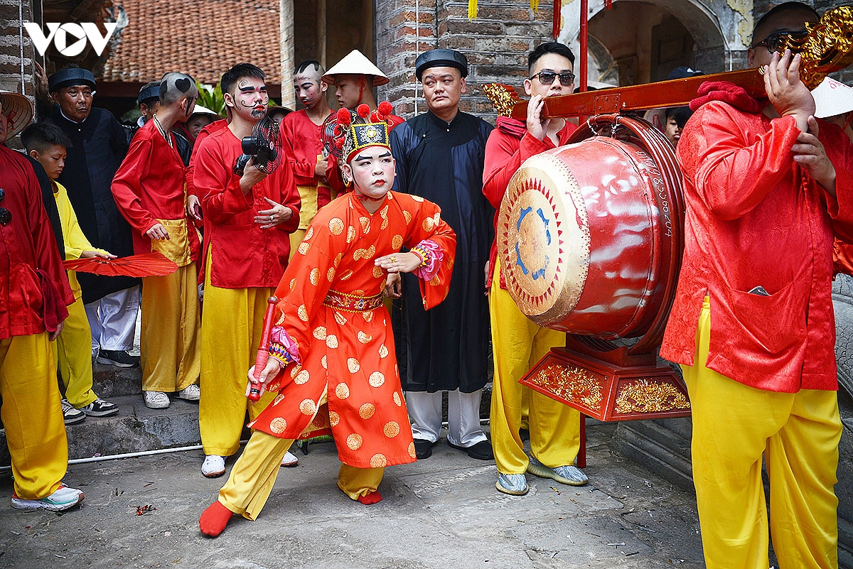 hoi giong den phu Dong tieu chuan khat khe tuyen chon Ong hieu, ca doi luu danh hinh anh 17