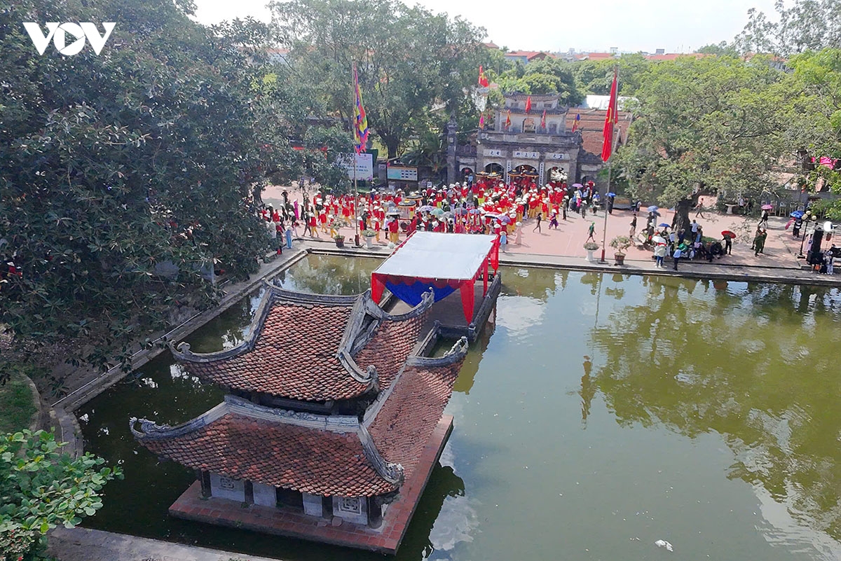hoi giong den phu Dong tieu chuan khat khe tuyen chon Ong hieu, ca doi luu danh hinh anh 1