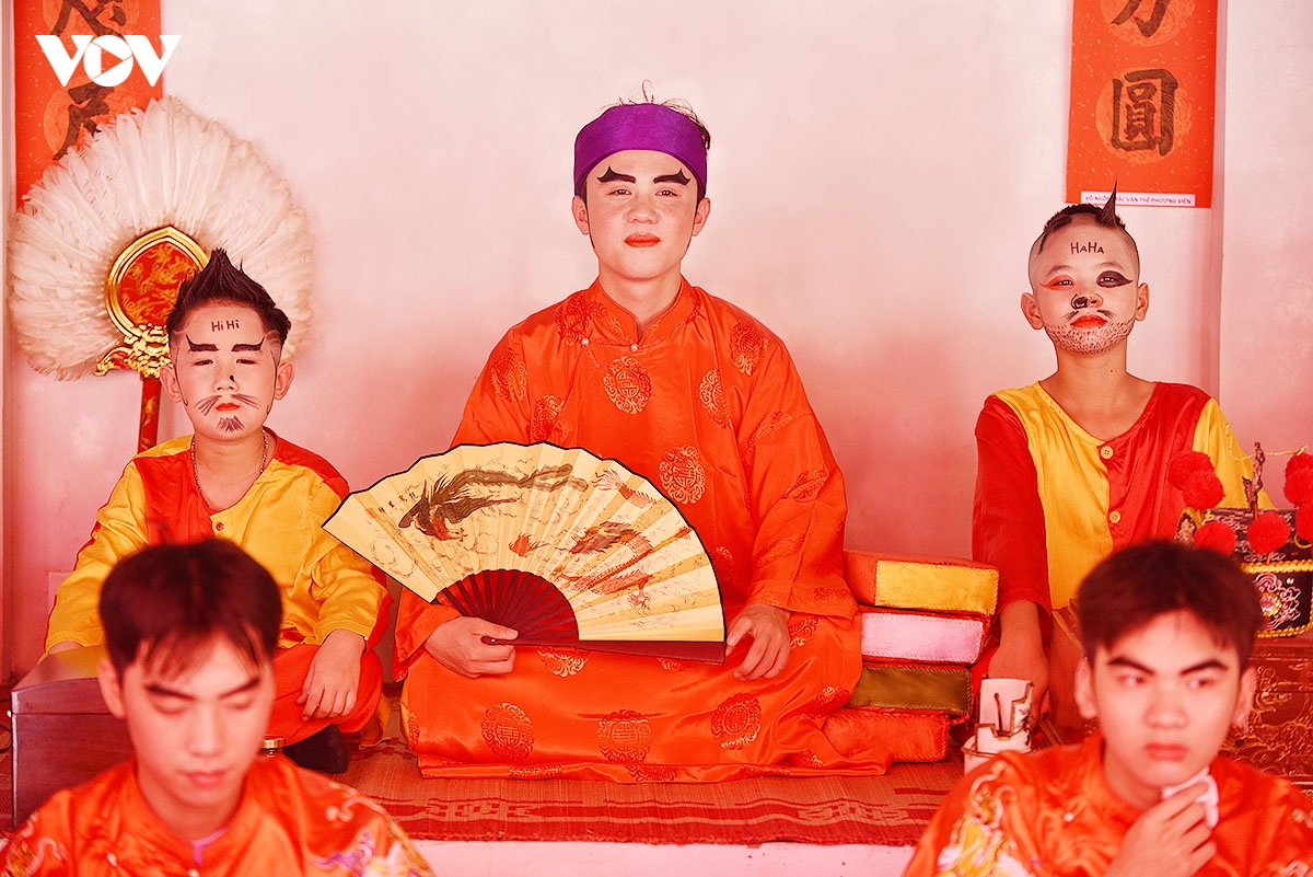 hoi giong den phu Dong tieu chuan khat khe tuyen chon Ong hieu, ca doi luu danh hinh anh 7