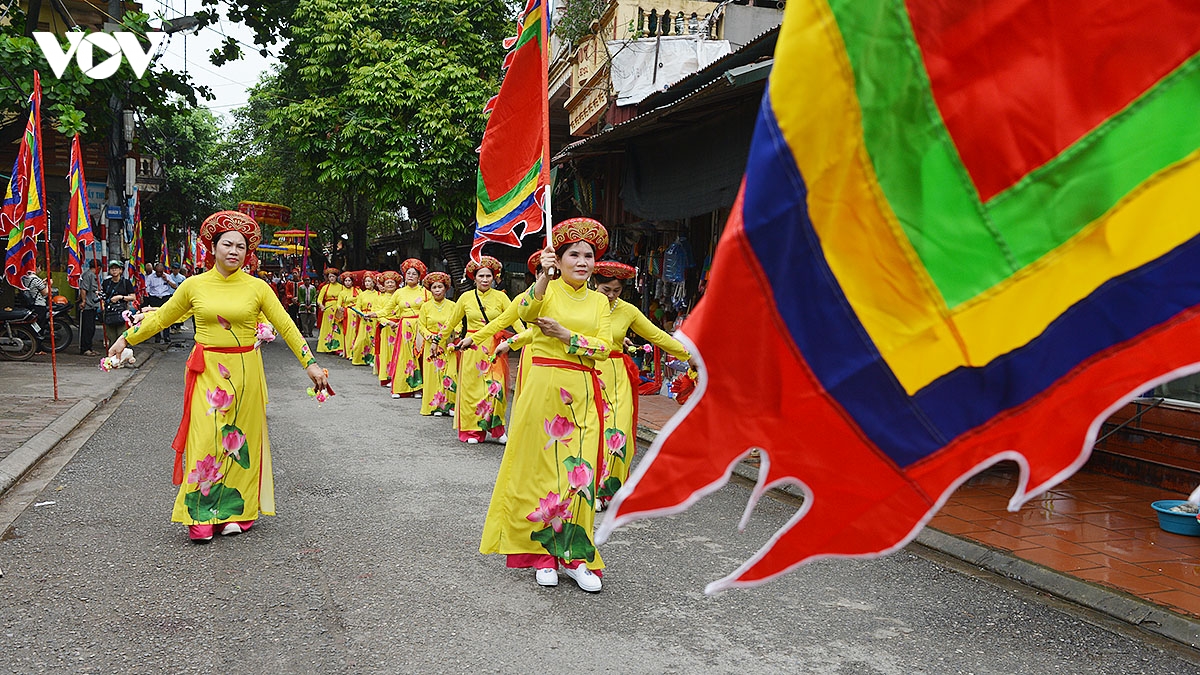 Doc dao nghi thuc phong ao phat tai le hoi lang keo, ha noi hinh anh 9