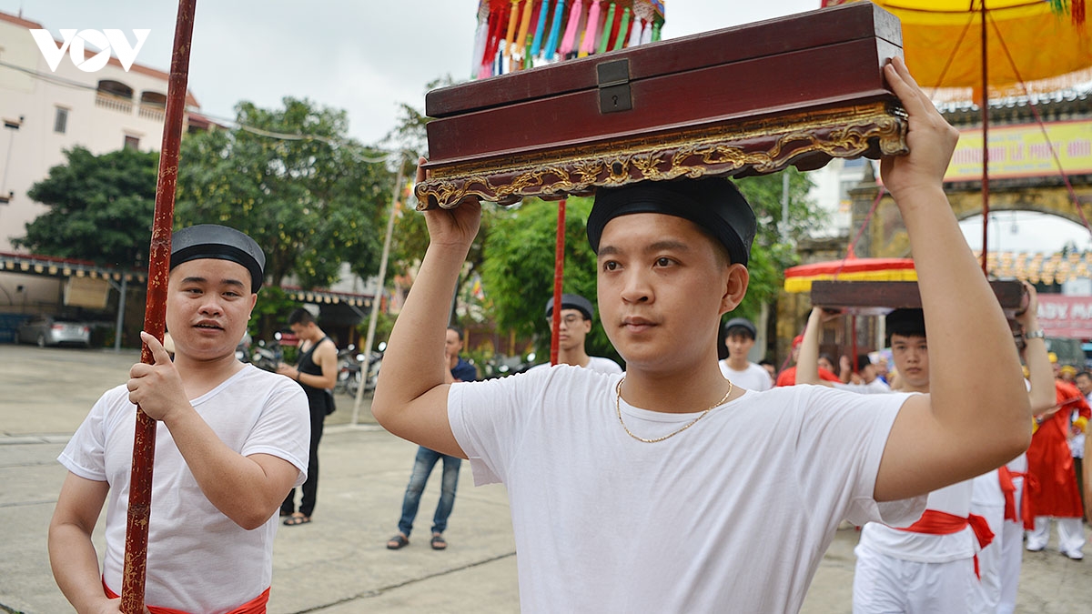 Doc dao nghi thuc phong ao phat tai le hoi lang keo, ha noi hinh anh 7