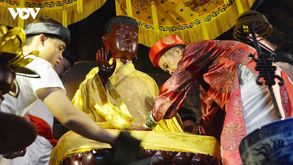 Doc dao nghi thuc phong ao phat tai le hoi lang keo, ha noi hinh anh 15