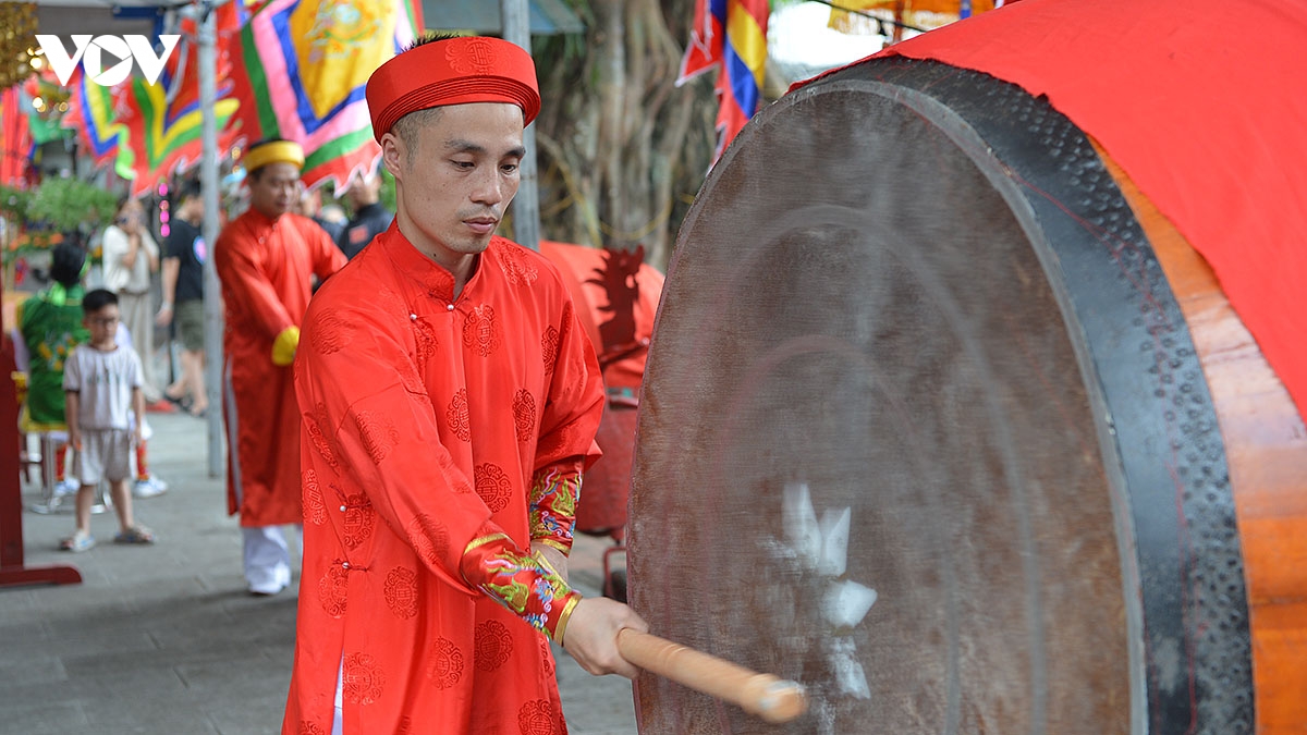 Doc dao nghi thuc phong ao phat tai le hoi lang keo, ha noi hinh anh 11