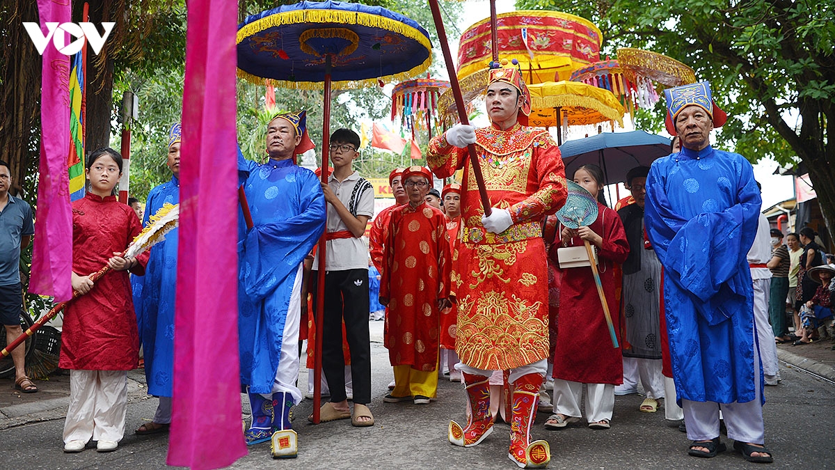 Doc dao nghi thuc phong ao phat tai le hoi lang keo, ha noi hinh anh 8