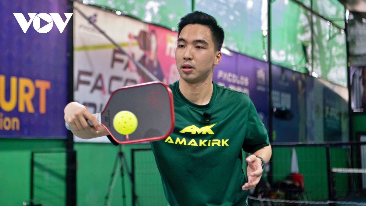 Nhập môn Pickleball: Hướng dẫn kỹ thuật Volley trái tay