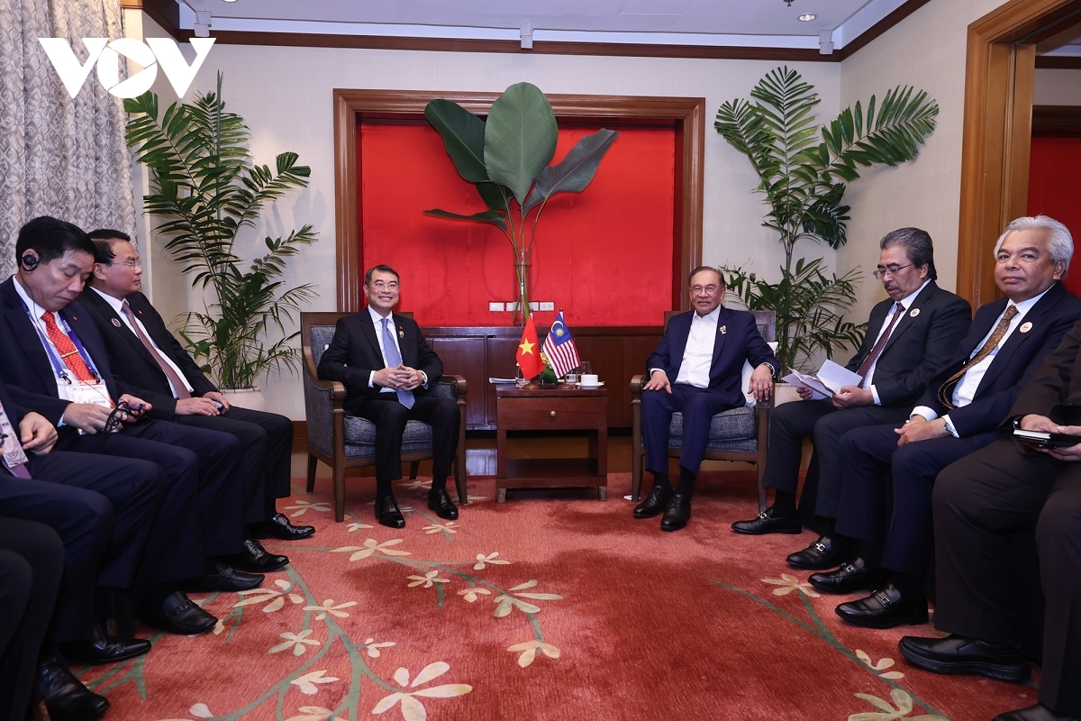 thu tuong le minh hung gap thu tuong malaysia anwar ibrahim hinh anh 2