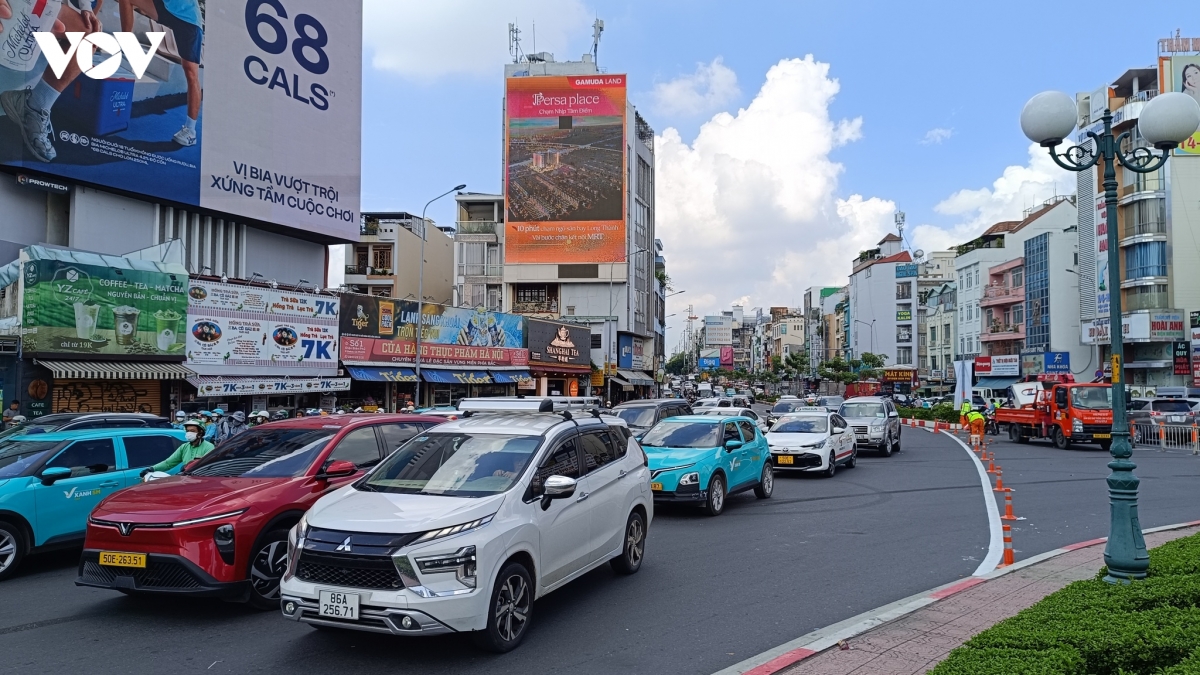tp.hcm bo vong xoay Dien bien phu, dan lung tung, duong van un u nhe hinh anh 7