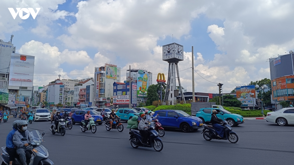 tp.hcm bo vong xoay Dien bien phu, dan lung tung, duong van un u nhe hinh anh 12