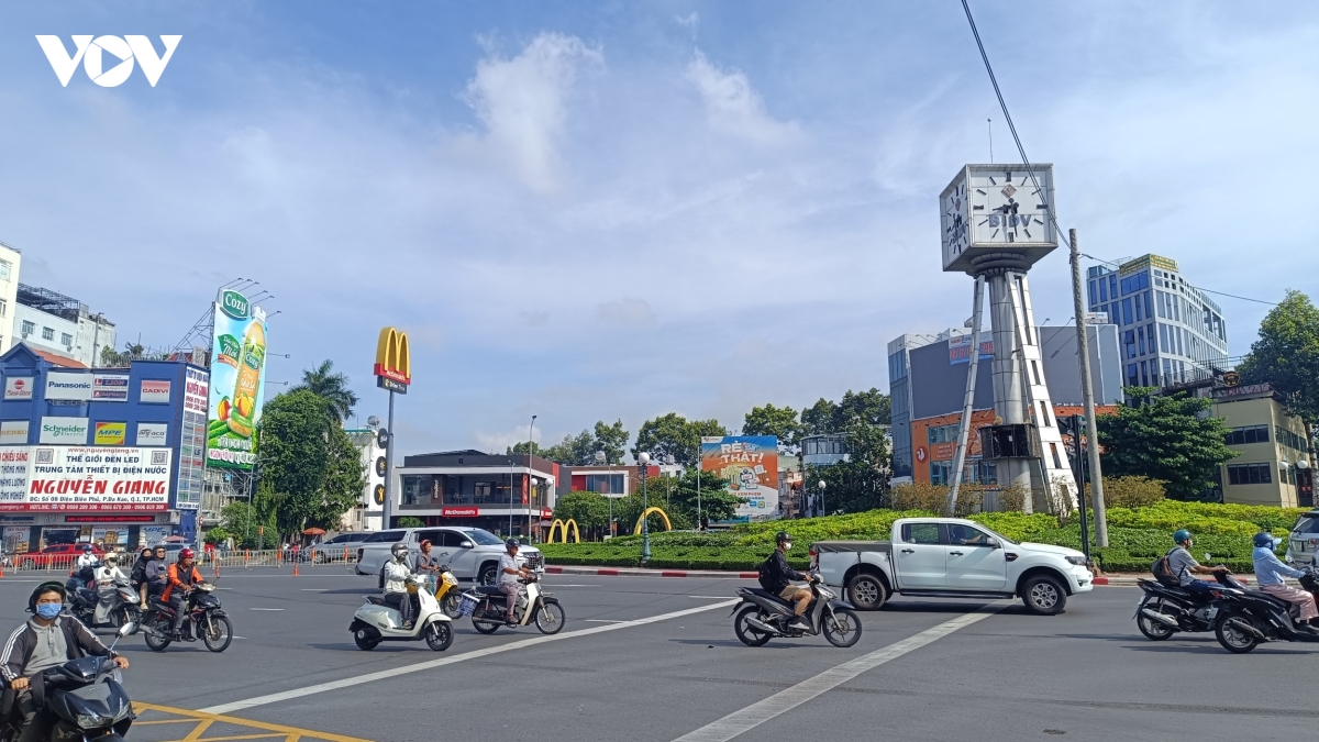 vong xoay Dien bien phu tp.hcm thong thoang hon sau nhung ngay dau un tac hinh anh 1