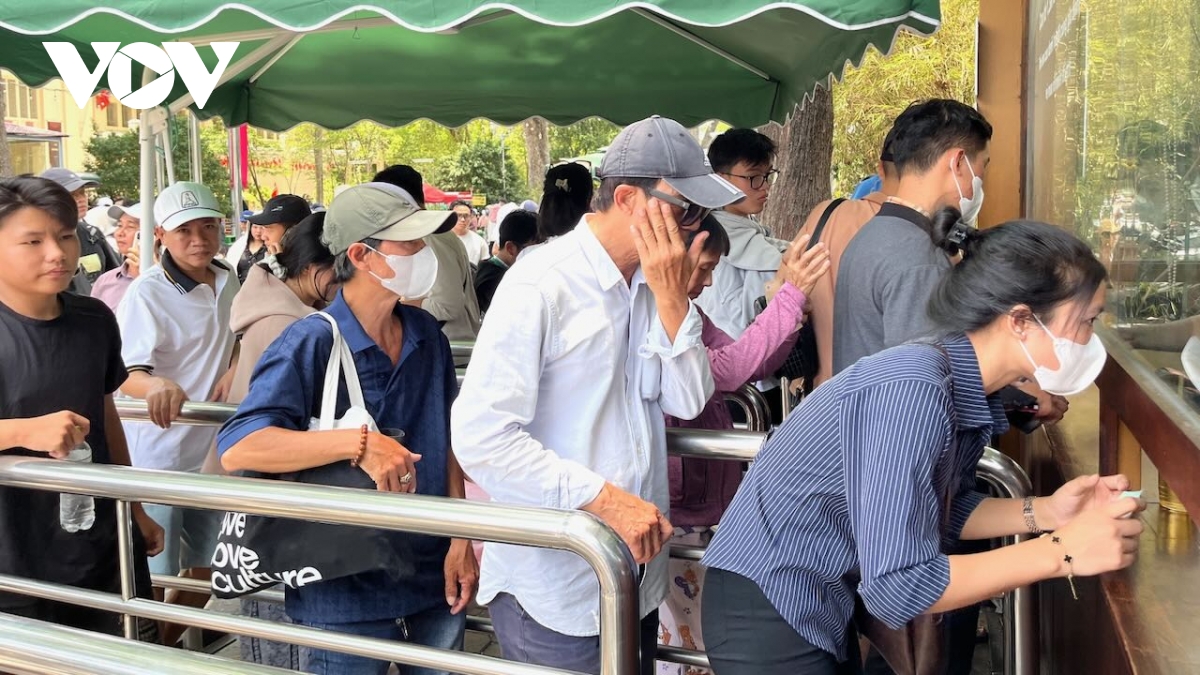 nuom nuop du khach tim ve dia chi do, khu vui choi o trung tam tp.hcm hinh anh 6