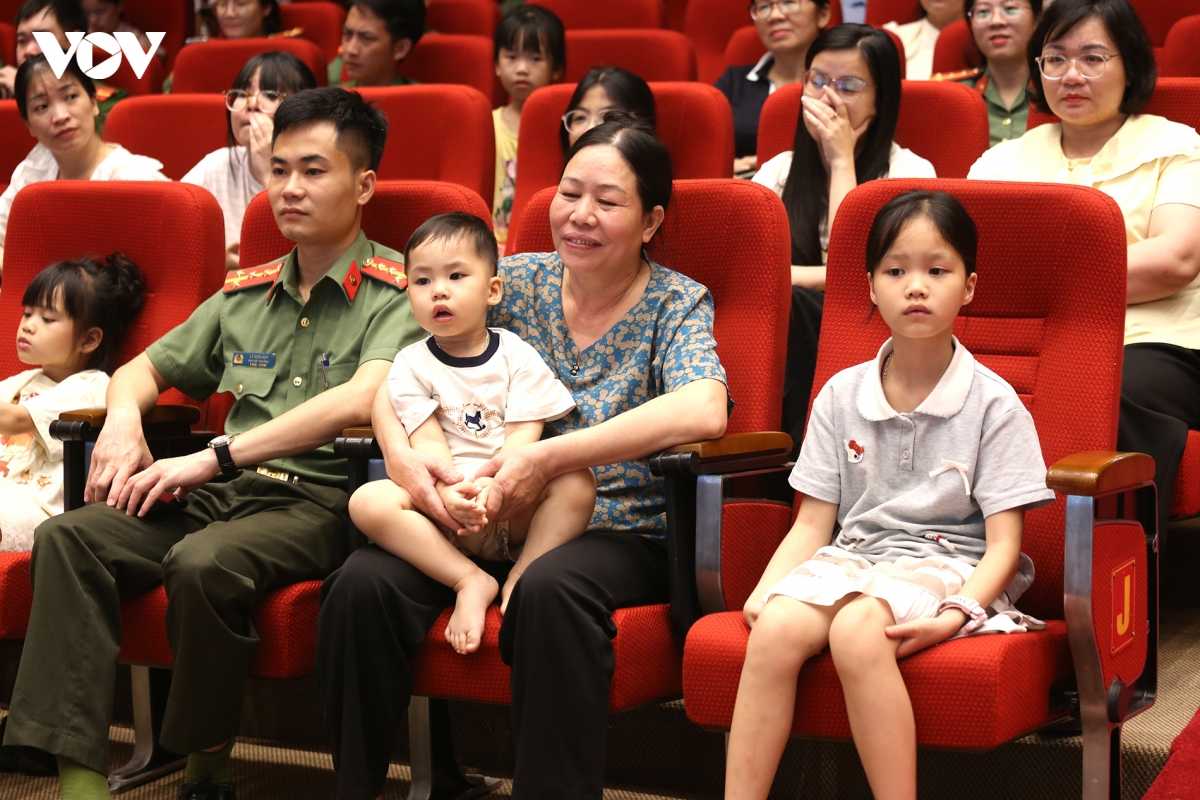 xuc dong chuong trinh nghe thuat ky niem ngay sinh bac ho tai cao bang hinh anh 2