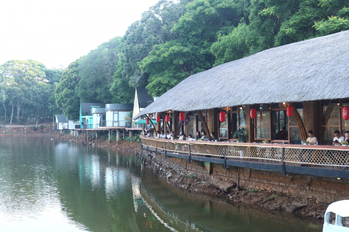 ho toong Dam mo loi nghi duong sinh thai, gia tang chieu sau du lich mang Den hinh anh 1
