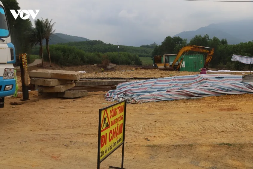 tai nan lao dong tai cong truong cau cay sung o quang ngai, 1 nguoi tu vong hinh anh 1