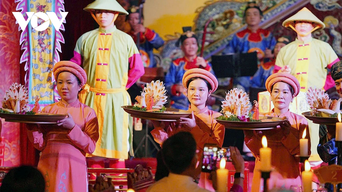  da yen hoang cung tai hien tinh hoa am thuc cung dinh trieu nguyen tai hue hinh anh 2