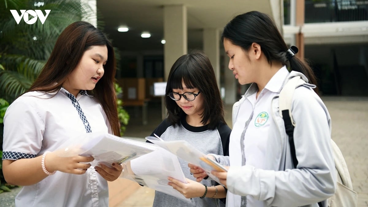De thi ngu van chinh thuc ky thi vao lop 10 tai ha noi nam hoc 2026-2027 hinh anh 1