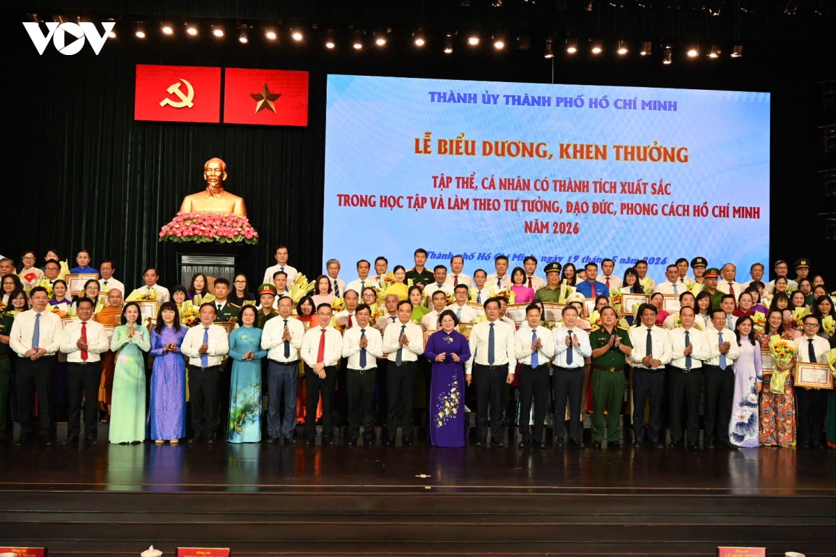 tp.hcm tuyen duong 358 tap the, ca nhan xuat sac lam theo loi bac hinh anh 2
