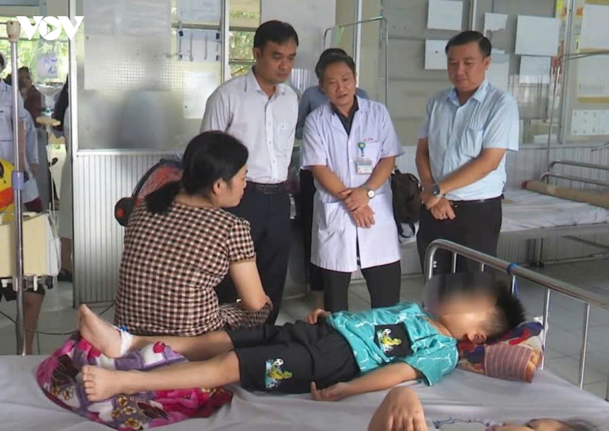 81 ca nghi bi ngo doc tai truong tieu hoc kim Dong Dong thap hinh anh 1