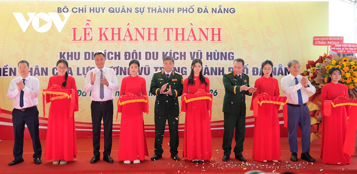 Da nang khanh thanh khu di tich Doi du kich vu hung hinh anh 2