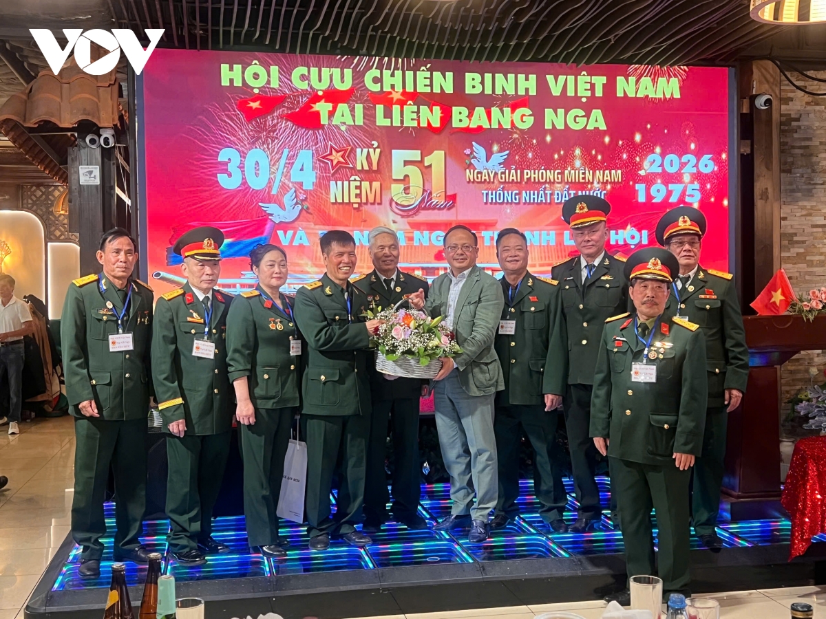 hoi cuu chien binh vn tai lb nga ky niem 51 nam ngay giai phong mien nam hinh anh 3