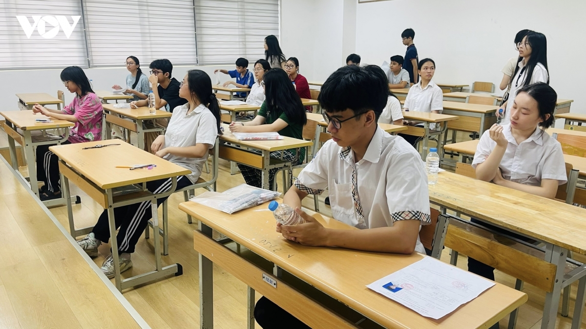 truoc gio g thi lop 10 o ha noi nhung loi nho de khien thi sinh mat diem oan hinh anh 1
