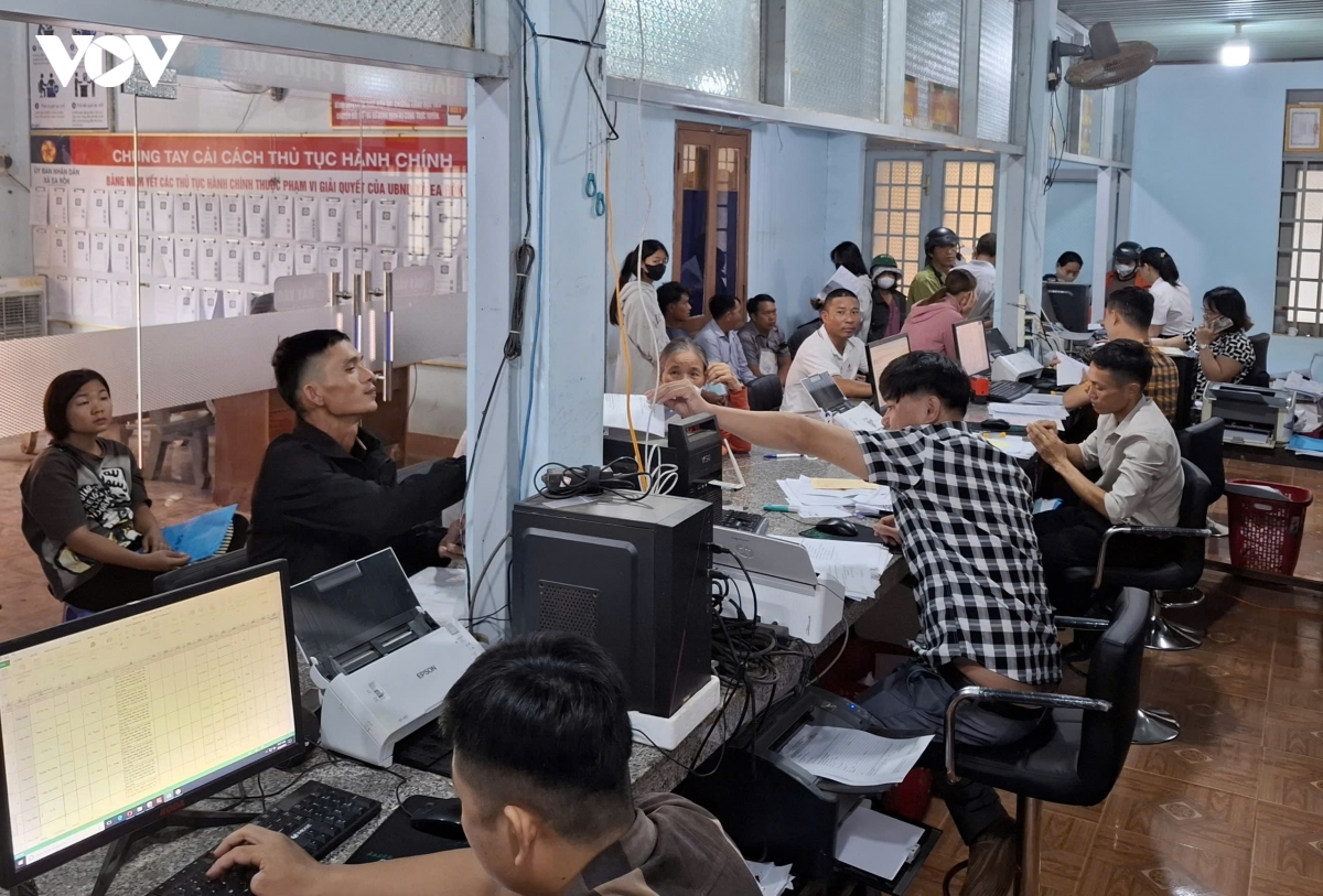 chinh quyen dia phuong 2 cap - ap luc tu thieu dong bo nang luc so hinh anh 2