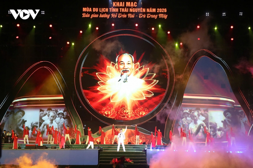 mua du lich thai nguyen 2026 ban giao huong ho tren nui - tra trong may hinh anh 7