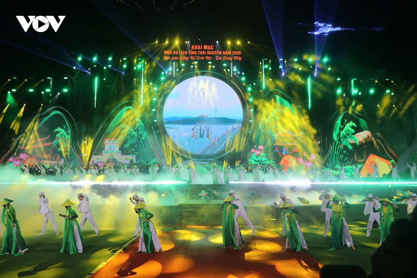 mua du lich thai nguyen 2026 ban giao huong ho tren nui - tra trong may hinh anh 5