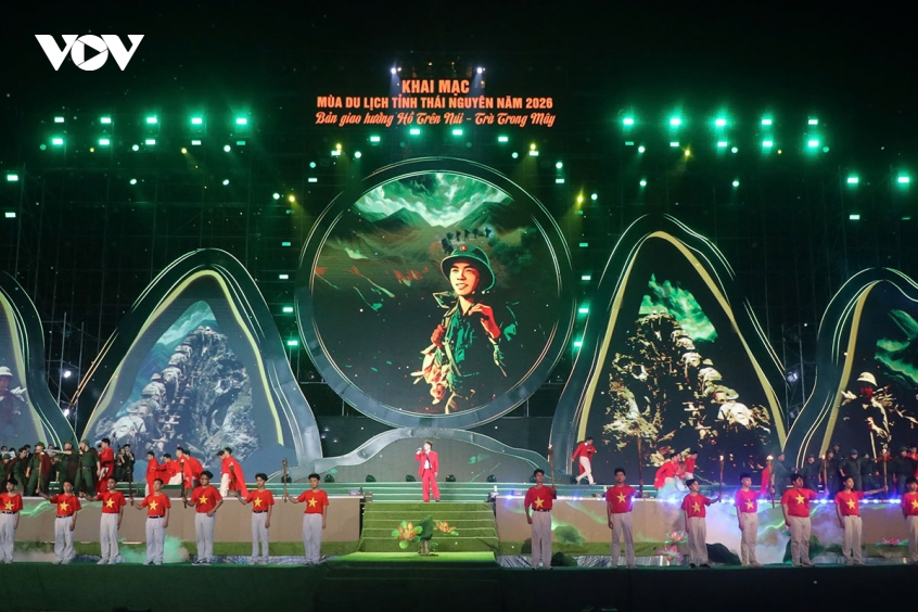 mua du lich thai nguyen 2026 ban giao huong ho tren nui - tra trong may hinh anh 8