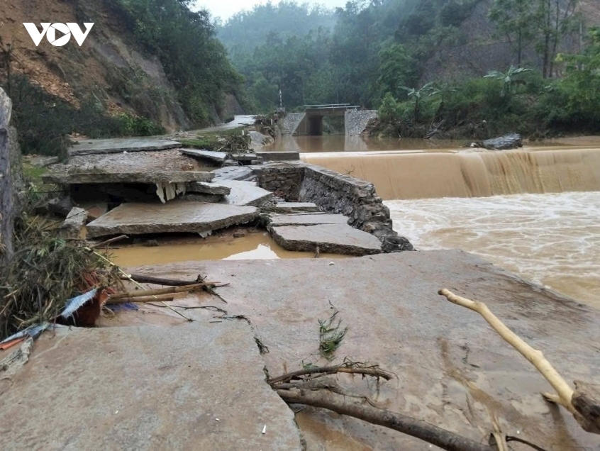 cao bang khan truong ung pho, khac phuc hau qua mua lon hinh anh 1