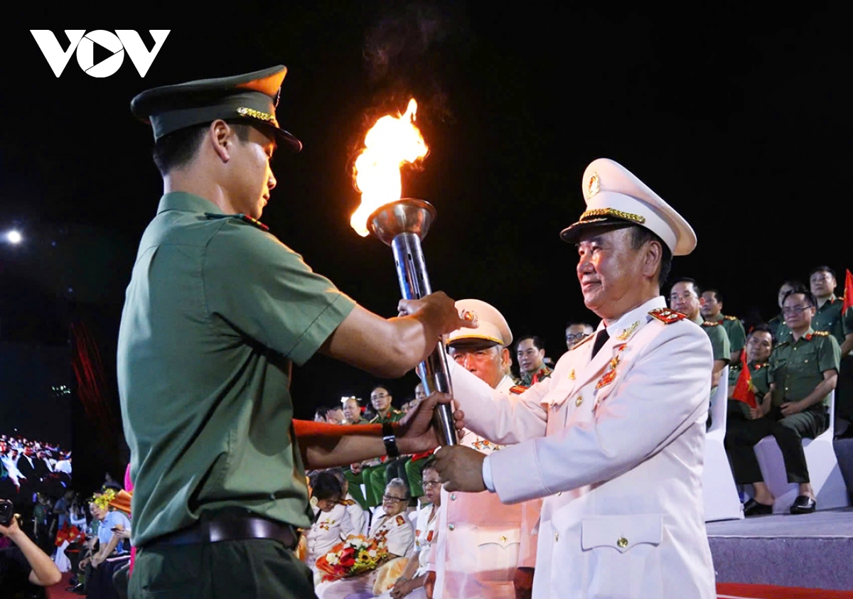 gala to quoc binh yen - diem nhan dip le 30 4 va 1 5 o thanh pho Da nang hinh anh 4