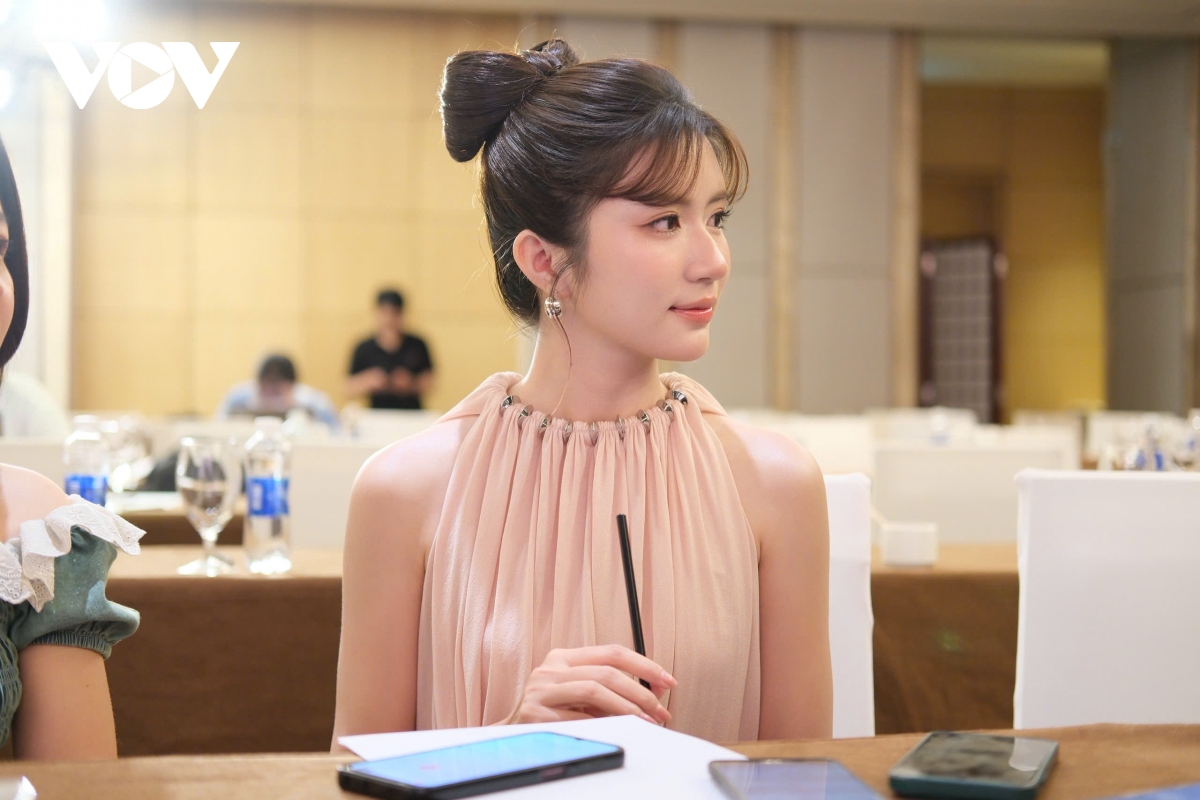 ngoc huyen toi thoai mai khi duoc goi la chau dau nsUt chi trung hinh anh 1