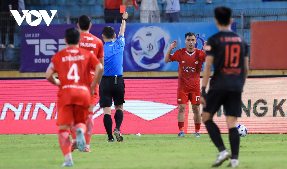 ninh binh fc va the cong viettel tra gia dat sau tran hoa o vong 21 v-league hinh anh 2