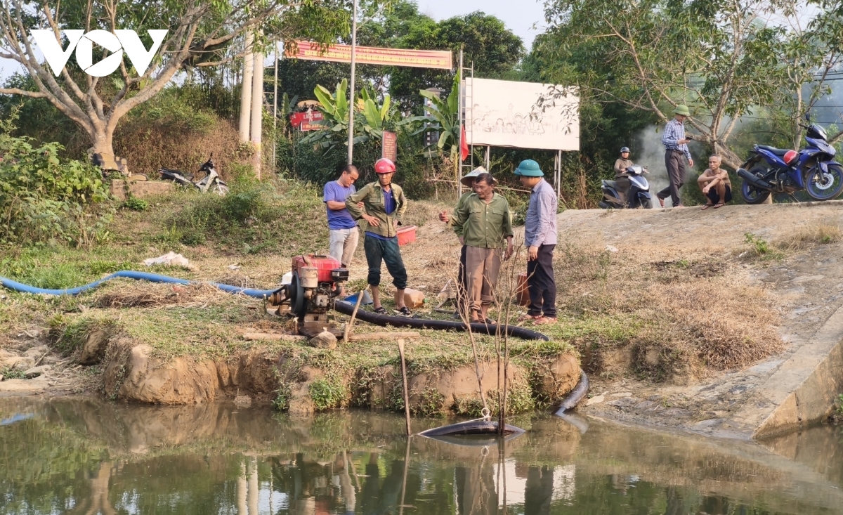 can bo mien nui quang tri ho tro nhau hoan thanh nhiem vu hinh anh 2